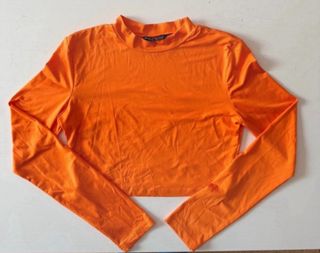 Camiseta Shein naranja cropped manga larga M