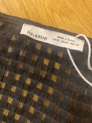 Pull & Bear Top Negro, mangas abullonadas. NUEVO