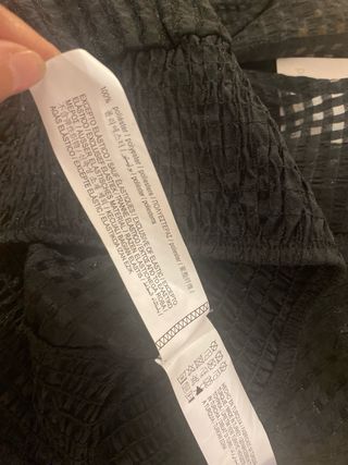 Pull & Bear Top Negro, mangas abullonadas. NUEVO