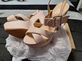 Tacones beige LA MODA