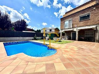 Chalet en venta en Can Fatjó en Rubí