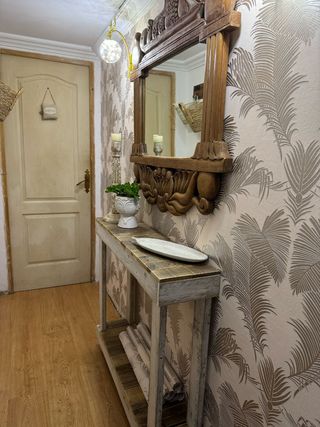 Consola rústica de madera