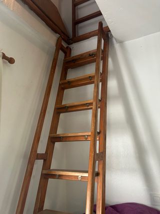 Escalera madera maciza buhardilla