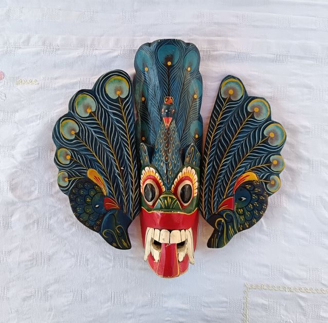 Maschera tribale vintage in legno