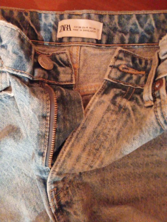 Pantalones vaqueros desgastados talla 40