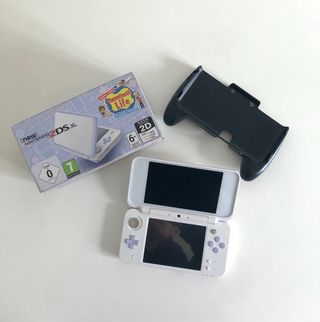 Nintendo 2DS XL Tomodachi Life