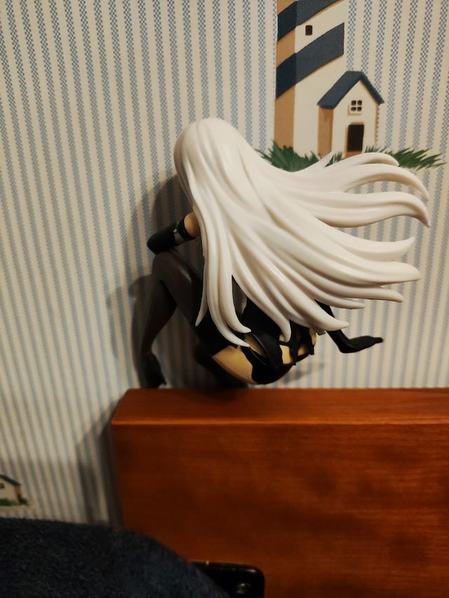 Figuras Nier Automata 2B y A2