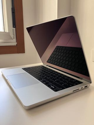MacBook Pro M4 Gris Espacial