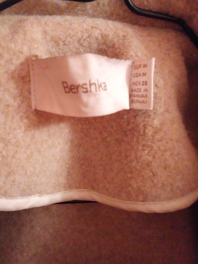 Abrigo Bershka beige talla M