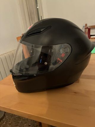 Casco AGV Negro con Pegatinas