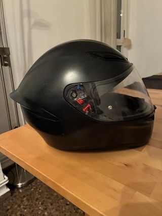Casco AGV Negro con Pegatinas