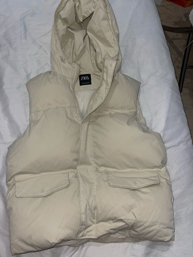 chaleco acolchado sin mangas de Zara