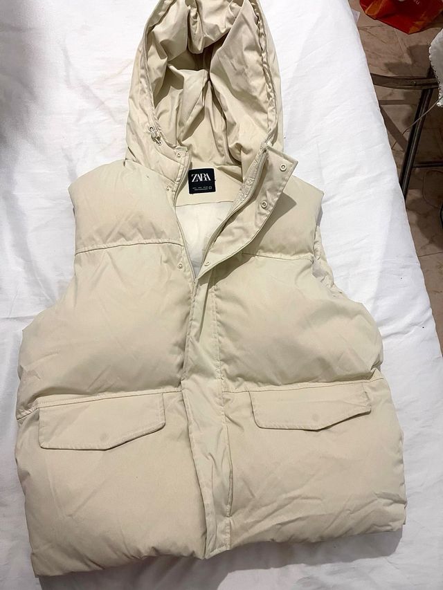 chaleco acolchado sin mangas de Zara