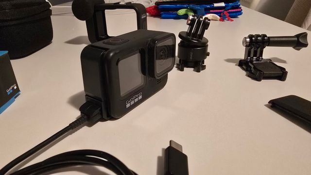 GoPro Hero 9 Black + MediaMod + accessori