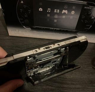 PSP-2004 PB SLIM Y LITE PIANO BLACK