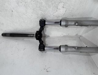 Barras horquillas piaggio 28478 x-evo 125 .