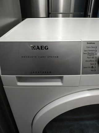 Secadora AEG 8kg Bomba de Calor y Motor Inverter 
