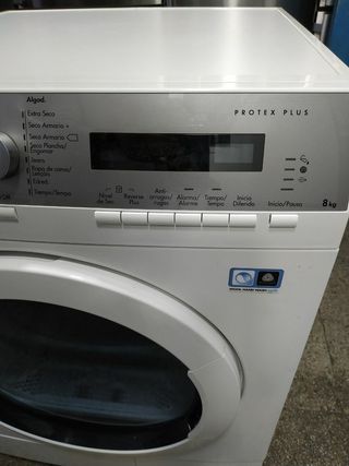 Secadora AEG 8kg Bomba de Calor y Motor Inverter 