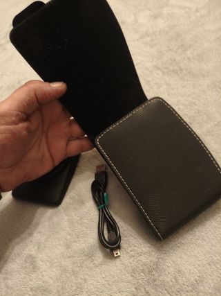 TomTom 4ET03 con funda, cable y soporte