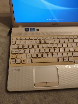 Sony VAIO PCG-71911M i3 / 4GB / 250GB –Funcionando