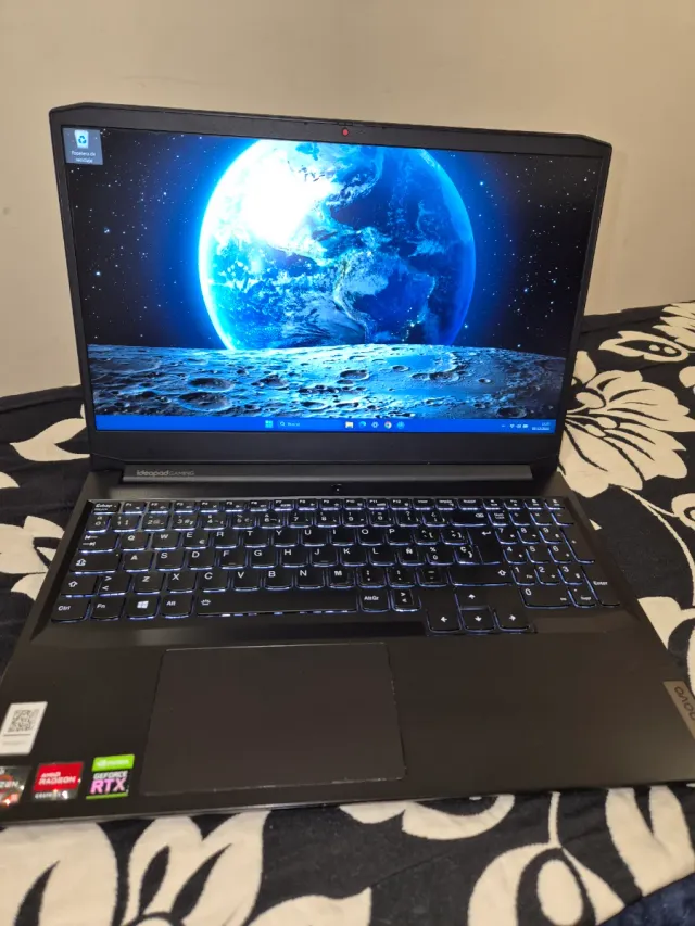 Portatile Lenovo Gaming 3, Ryzen 5-5600h, 24gb ddr4