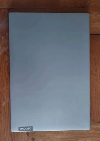 Portátil Lenovo i3 10th Gen 20GB RAM 250GB SSD W11