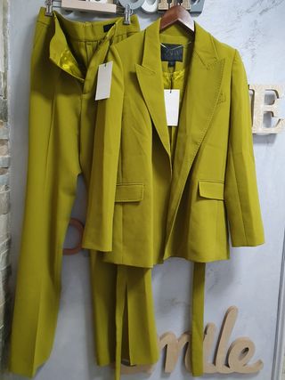 Traje Zara Verde Oliva