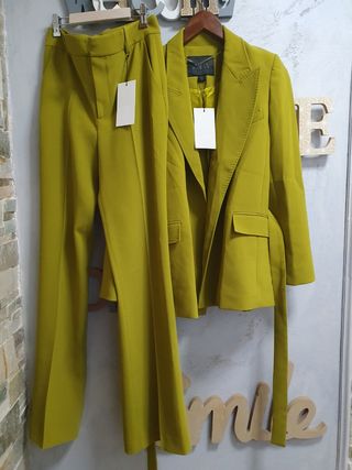 Traje Zara Verde Oliva
