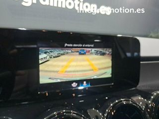 Mercedes GLB 180D 