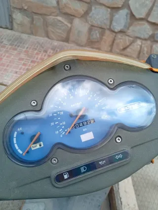 Aprilia Sonic Naranja