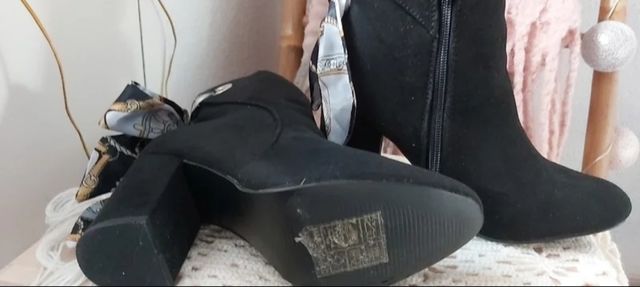 Botines nuevos negros
