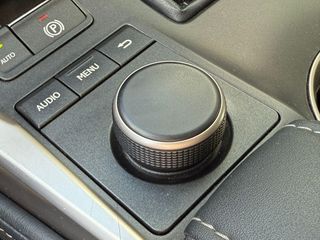 LEXUS NX 2.5 300h Corporate 2WD + Navibox