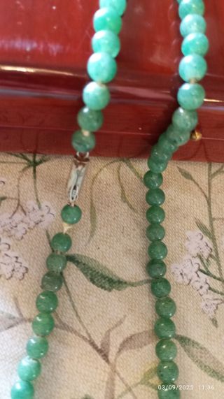 Antiguo collar de jade verde y turquesa