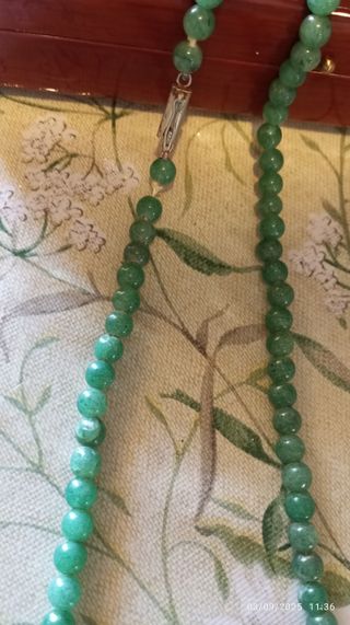 Antiguo collar de jade verde y turquesa