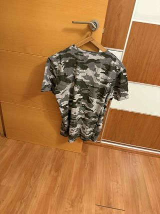 Camiseta Antony Morato Camuflaje Talla XL