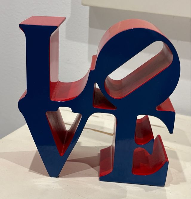Escultura LOVE Robert Indiana