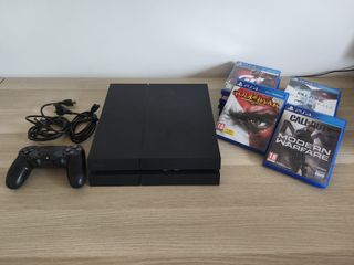 Consola PS4 Negra + 10 Juegos