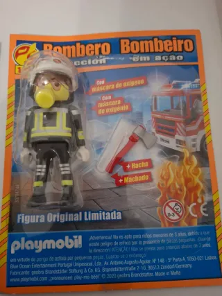 3 Playmobil en su caja con accesorios.