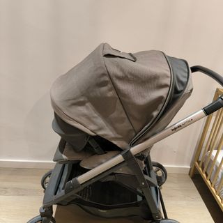 Silla de paseo Inglesina Aptica gris