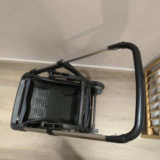 Silla de paseo Inglesina Aptica gris