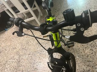 Bicicleta Rockrider color verde neón