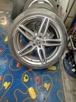 Llanta Mercedes AMG