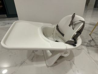 Asiento y bandeja trona Stokke Steps