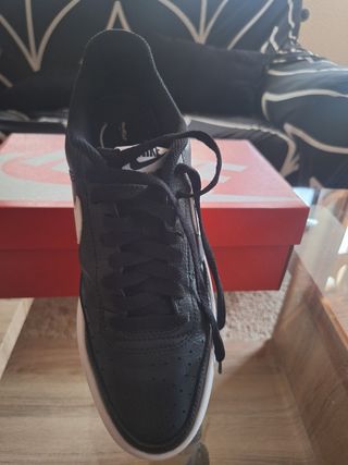 Zapatillas Nike Mujer Negras y Blancas