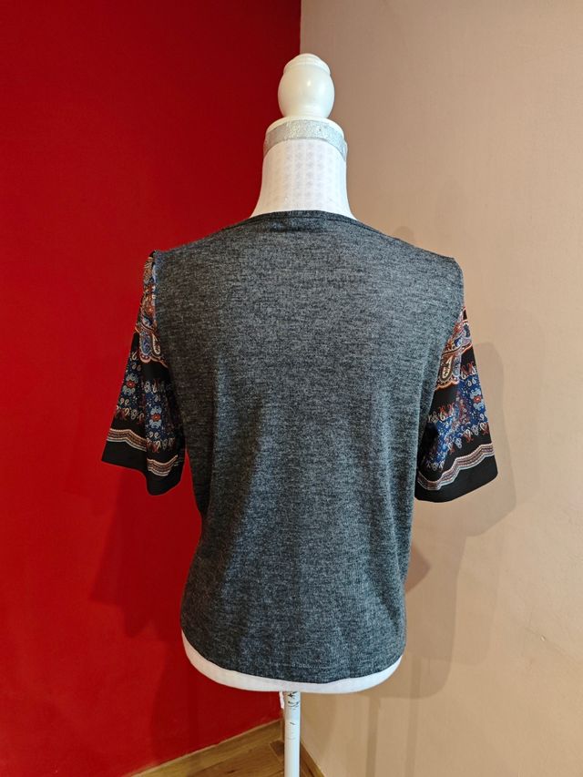 Camiseta delante tela estampado pañuelo