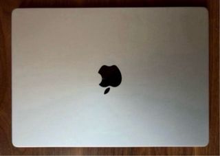 MacBook Pro 14" M3 8GB 512GB
Plata perfecto estado