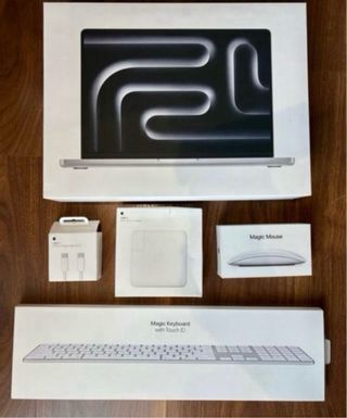 MacBook Pro 14" M3 8GB 512GB
Plata perfecto estado