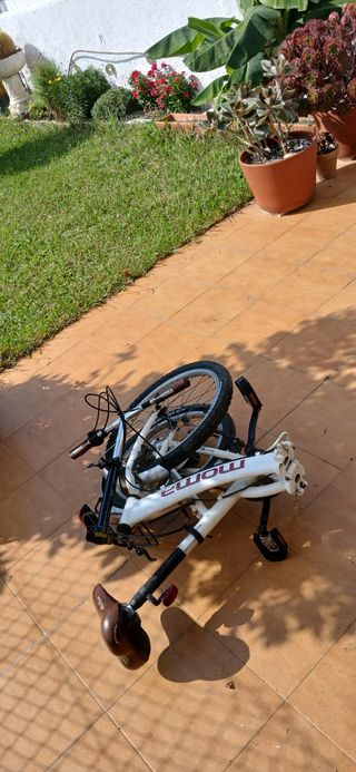 Bicicleta plegable MOMA Color blanca