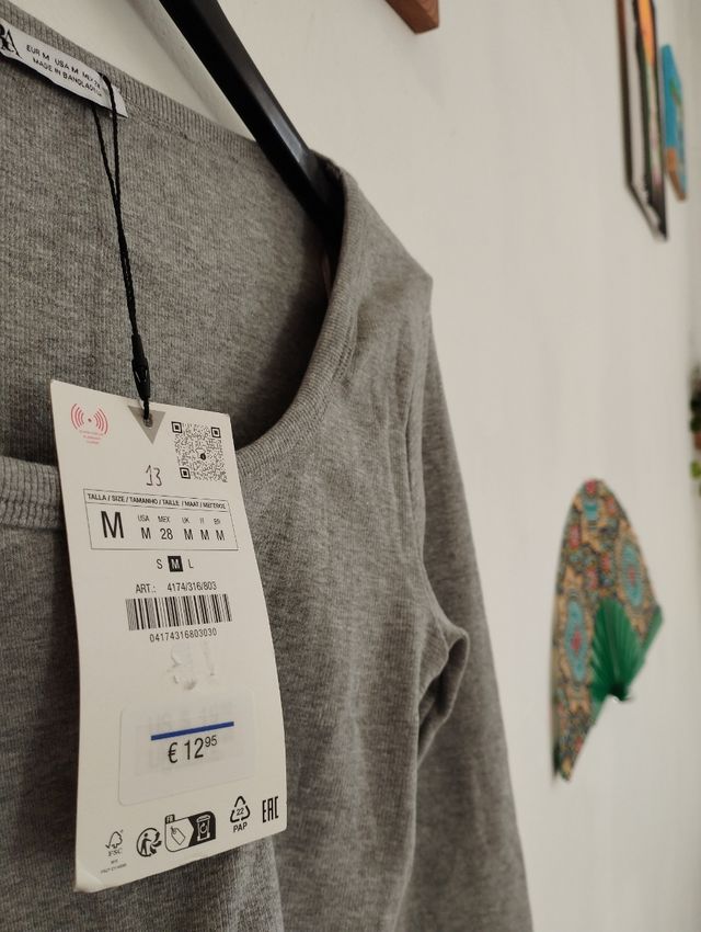 Camiseta Zara gris corta y manga larga