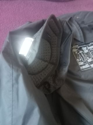 Chaqueta de moto Dainese.
